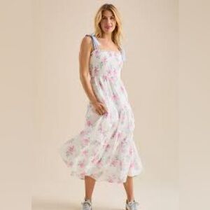 Altar'd State
Gemma Floral Maxi Dress